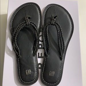 Gap Woman’s Braided Leather Sandal